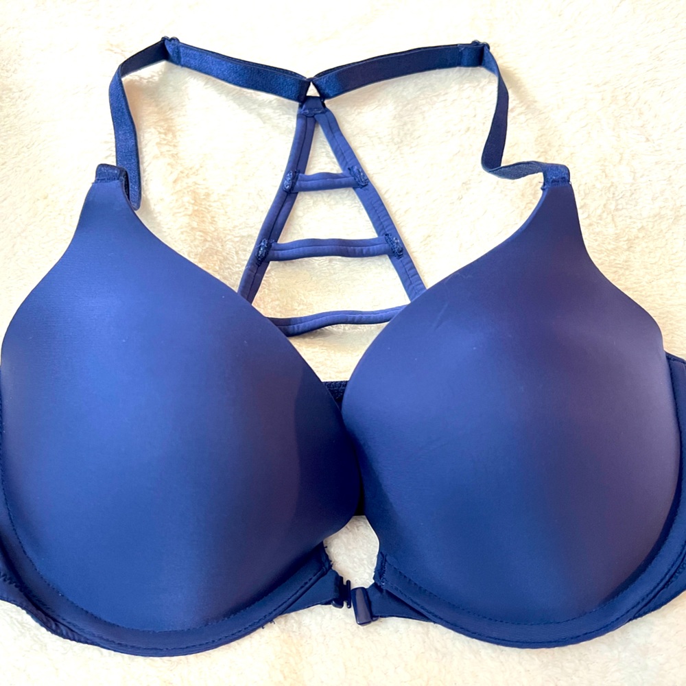 Victoria’s Secret Push-Up Front-Close Perfect Shape Bra (32D)